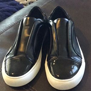 Men’s 9.5 Faranzi casual shoes.  Good condition